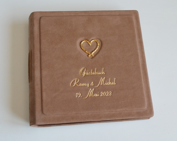 Gästebuch - Album "Goldene Herz" aus braunem Nubukleder, mittelgroß